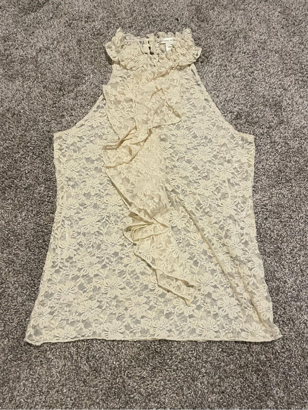 Vintage original & glamour Sleeveless Lace Ruffle Neck Top in Cream